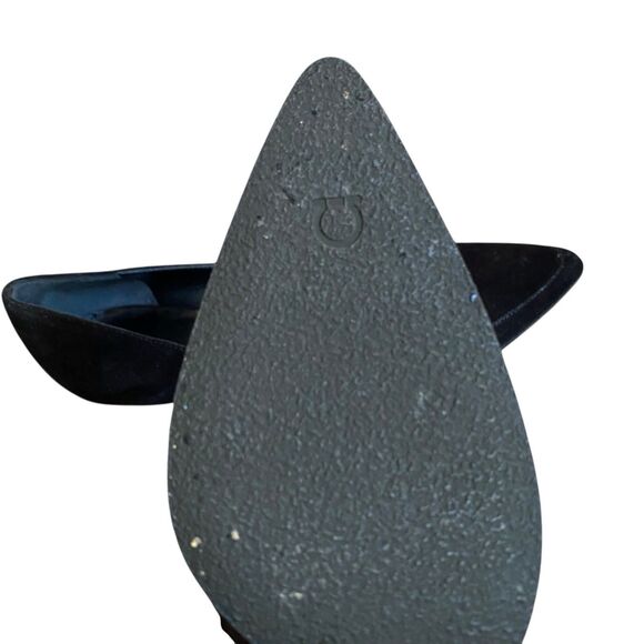 Salvatore Ferragamo Black Suede Pumps 6B Pointed Toe Kitten Heel Party Office - Picture 8 of 11